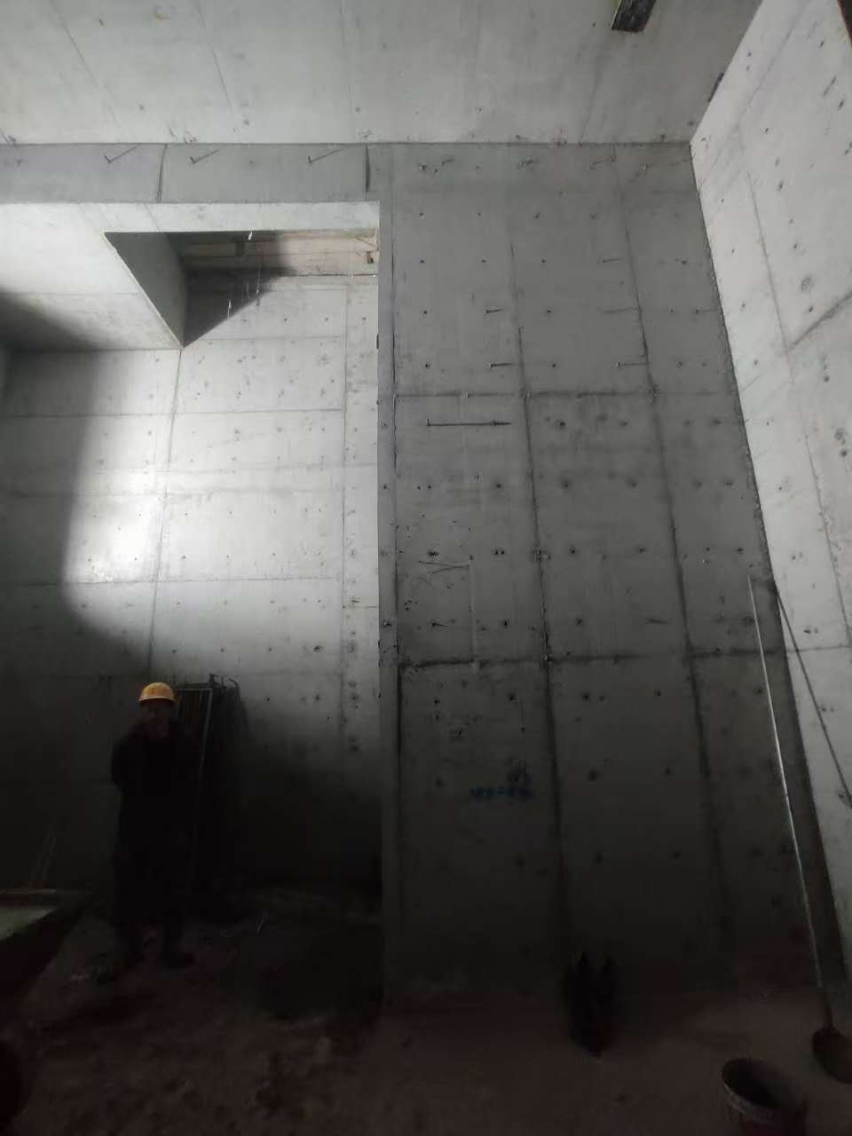 河北墙上开槽钢筋断了有影响吗